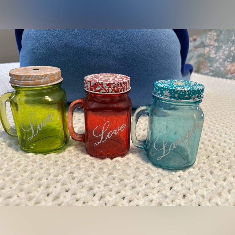 Set of glass drinking glasses